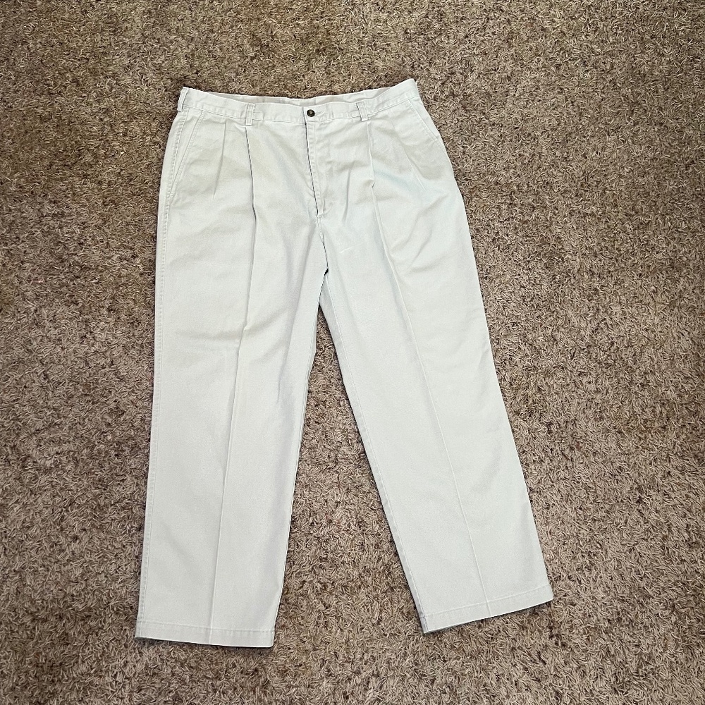 Haggar Men’s Classic Fit Pleated Pants – Size 38x29 (Beige/Light Khaki)